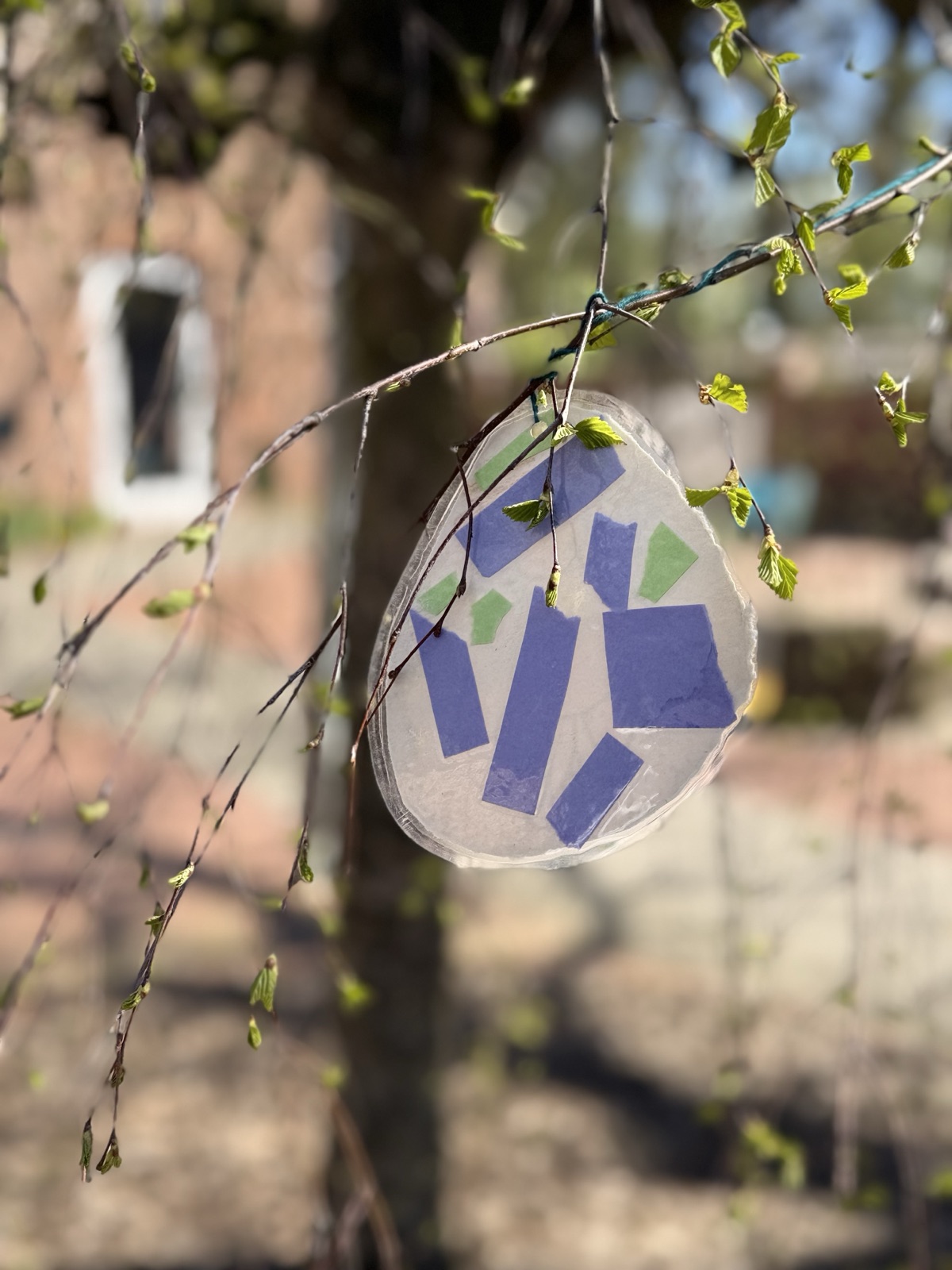 Selbstgemachte Kunstwerke im Garten